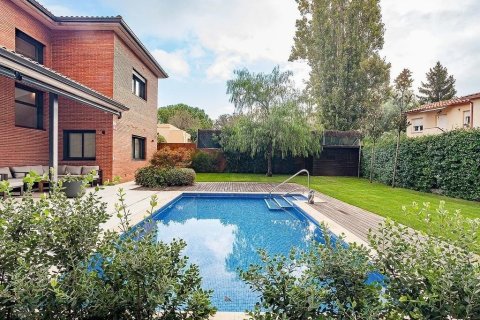 Купить дом в Сан-Кугат-дель-Вальес, Испания с 6 комнат, № 1334 - фото 11