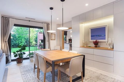 Купить дом в Сан-Кугат-дель-Вальес, Испания с 6 комнат, № 1334 - фото 6