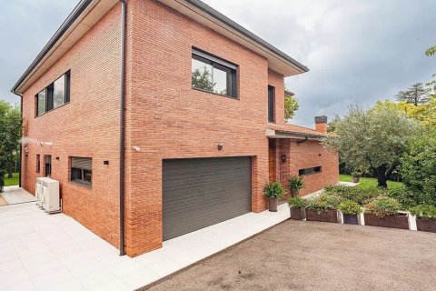 Купить дом в Сан-Кугат-дель-Вальес, Испания с 6 комнат, № 1334 - фото 30