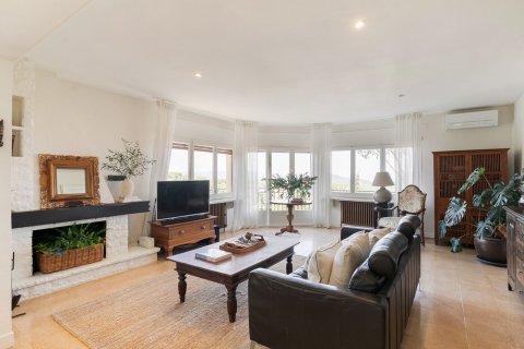 Купить дом в Барселона, Испания с 7 комнат, № 1337 - фото 6