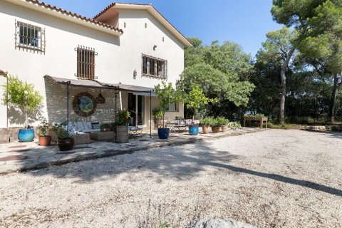 Купить дом в Барселона, Испания с 7 комнат, № 1337 - фото 2