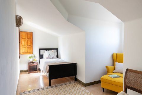 Купить дом в Барселона, Испания с 7 комнат, № 1337 - фото 25