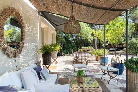 Дом с 6 спальнями в Барселоне, Каталония, Испания № 1337