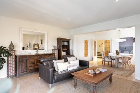 Купить дом в Барселона, Испания с 7 комнат, № 1337 - фото 8