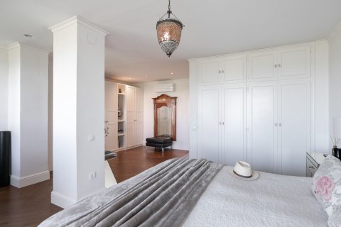 Купить дом в Барселона, Испания с 7 комнат, № 1337 - фото 21