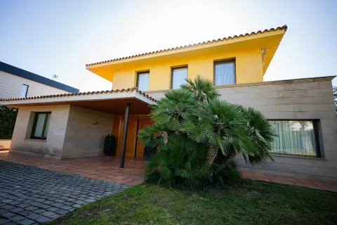 Купить дом в Алелья, Испания с 6 комнат, № 1338 - фото 5