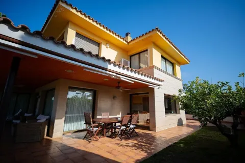 Купить дом в Алелья, Испания с 6 комнат, № 1338 - фото 4