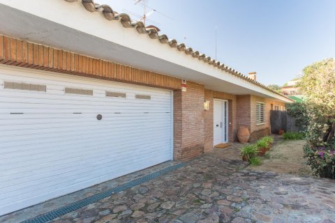 Купить дом в Сан-Андреу-де-Льяванерес, Испания с 7 комнат, 533м², № 1335 - фото 24