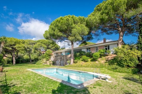 Купить дом в Сан-Андреу-де-Льяванерес, Испания с 7 комнат, 533м², № 1335 - фото 21