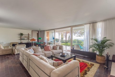 Купить дом в Сан-Андреу-де-Льяванерес, Испания с 7 комнат, 533м², № 1335 - фото 5