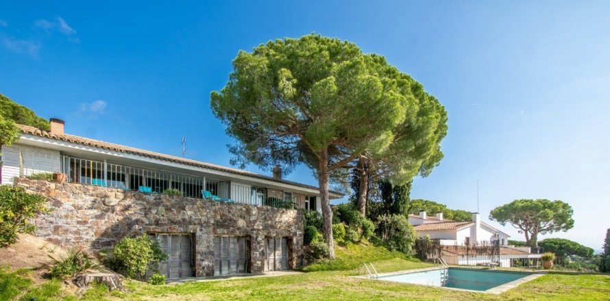 Дом с 6 спальнями в Сан-Андреу-де-Льяванересе, Барселона, Каталония, Испания № 1335