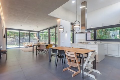 Купить дом в Сан-Кугат-дель-Вальес, Испания с 6 комнат, № 1333 - фото 3