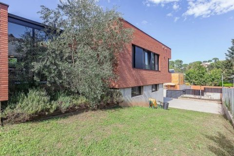 Купить дом в Сан-Кугат-дель-Вальес, Испания с 6 комнат, № 1333 - фото 28