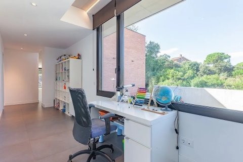 Купить дом в Сан-Кугат-дель-Вальес, Испания с 6 комнат, № 1333 - фото 18