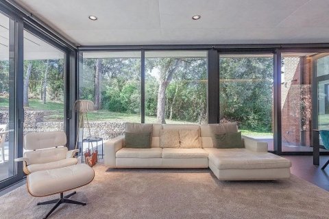 Купить дом в Сан-Кугат-дель-Вальес, Испания с 6 комнат, № 1333 - фото 5