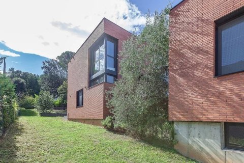 Купить дом в Сан-Кугат-дель-Вальес, Испания с 6 комнат, № 1333 - фото 29