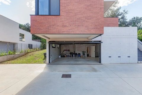 Купить дом в Сан-Кугат-дель-Вальес, Испания с 6 комнат, № 1333 - фото 24