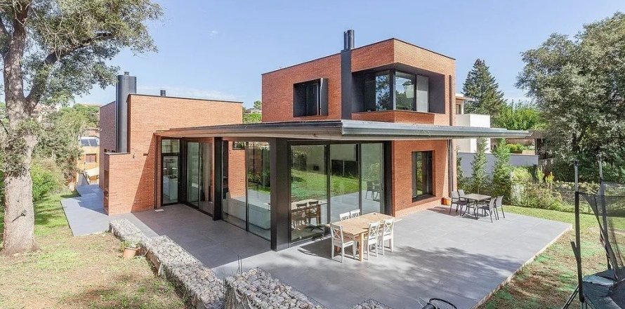 Дом с 5 спальнями в Сан-Кугат-дель-Вальесе, Барселона, Каталония, Испания № 1333