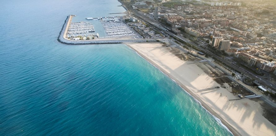 Коммерческая недвижимость в Матаро, Барселона, Каталония, Испания № 1695