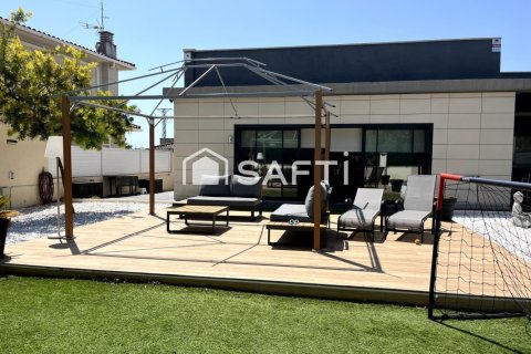 Купить виллу в Кубельес, Испания с 12 комнат, 554м², № 2257 - фото 2