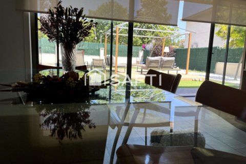 Купить виллу в Кубельес, Испания с 12 комнат, 554м², № 2257 - фото 13