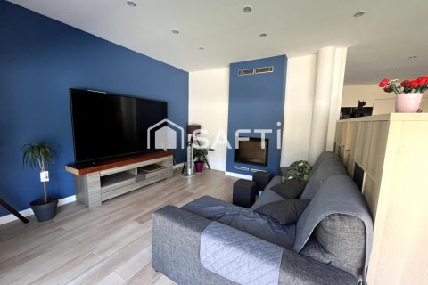 Купить виллу в Кубельес, Испания с 12 комнат, 554м², № 2257 - фото 10