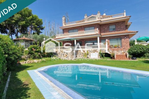 Вилла с 5 спальнями в Кубельесе, Барселона, Каталония, Испания № 2254