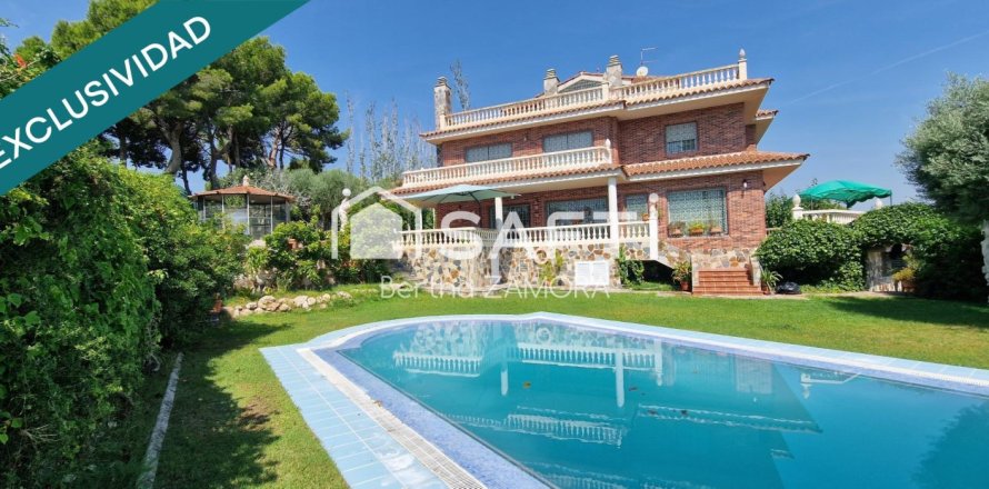 Вилла с 5 спальнями в Кубельесе, Барселона, Каталония, Испания № 2254