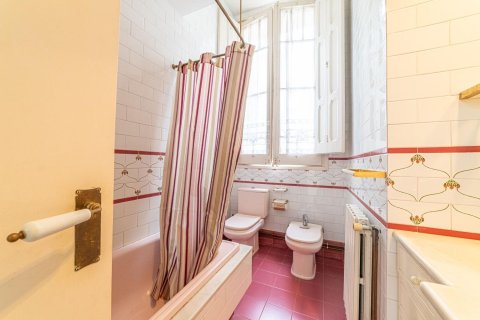 Сasa de 4 dormitorios en venta en Caldes de Malavella, Gerona, Cataluña, Spain № 6803 - foto 22
