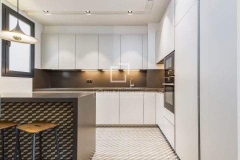 Apartamento de 3 dormitorios en alquiler en Barcelona, Cataluña, Spain № 6808 - foto 3