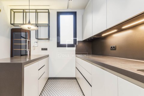 Apartamento de 3 dormitorios en alquiler en Barcelona, Cataluña, Spain № 6808 - foto 5