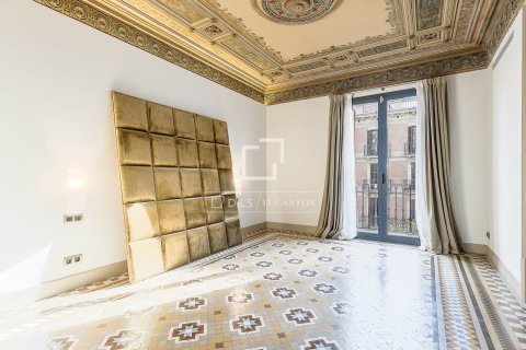 Apartamento de 3 dormitorios en alquiler en Barcelona, Cataluña, Spain № 6808 - foto 17