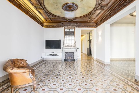 Apartamento de 3 dormitorios en alquiler en Barcelona, Cataluña, Spain № 6808 - foto 30