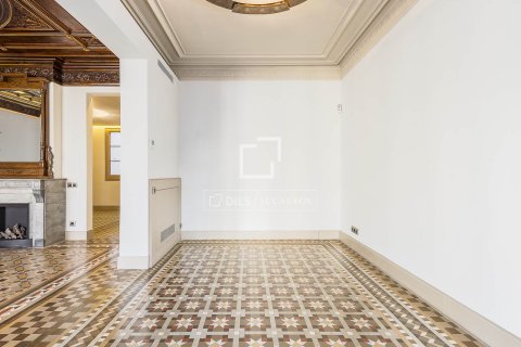 Apartamento de 3 dormitorios en alquiler en Barcelona, Cataluña, Spain № 6808 - foto 25