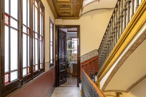 Снять в аренду квартиру в Барселона, Испания с 3 спальни, 205м², № 6808 - фото 4