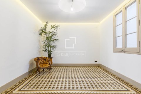 Apartamento de 3 dormitorios en alquiler en Barcelona, Cataluña, Spain № 6808 - foto 15