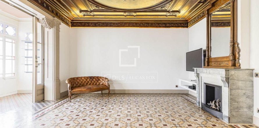 Apartamento de 3 dormitorios en alquiler en Barcelona, Cataluña, Spain № 6808