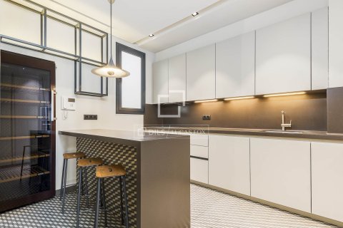 Apartamento de 3 dormitorios en alquiler en Barcelona, Cataluña, Spain № 6808 - foto 4