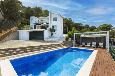 Купить дом в Тамариу, Испания с 5 комнат, № 1670 - фото 2