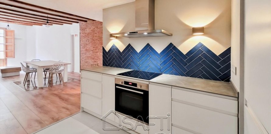 Квартира с 2 спальнями в Старый городе, Барселона, Каталония, Испания № 2262