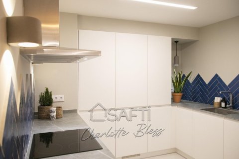 Купить квартиру в Старый город, Барселона, Испания с 2 спальни, 83м², № 2262 - фото 6