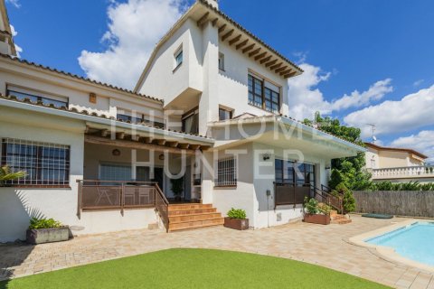 Дом с 7 спальнями в Сан-Андреу-де-Льяванересе, Барселона, Каталония, Испания № 2265