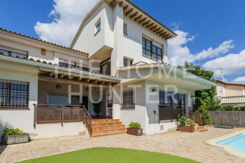 Вилла с 7 спальнями в Сан-Андреу-де-Льяванересе, Барселона, Каталония, Испания № 2263