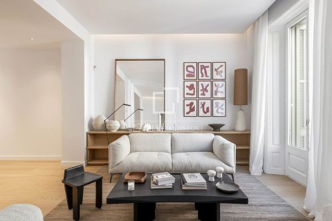 2 chambres apartment à vendre à Barcelona, Catalonia, Spain № 4018 - photo 2