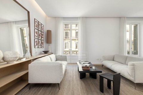 2 chambres apartment à vendre à Barcelona, Catalonia, Spain № 4017 - photo 2