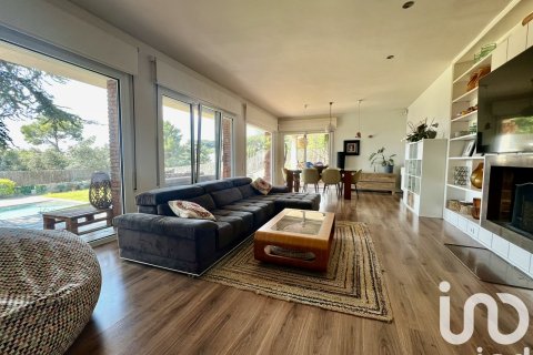 5 bedrooms apartment for sale in Sant Andreu de Llavaneres, Barcelona, Catalonia, Spain № 4910 - photo 8