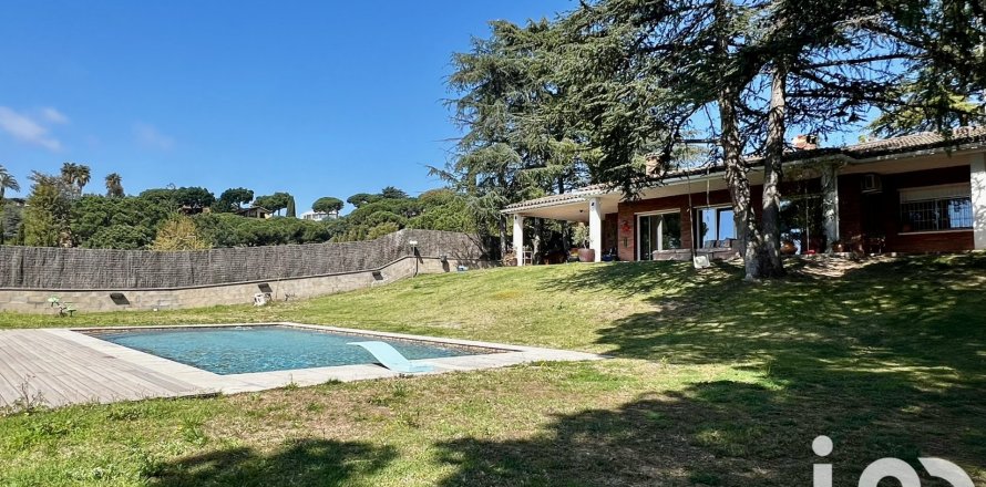 5 bedrooms apartment for sale in Sant Andreu de Llavaneres, Barcelona, Catalonia, Spain № 4910