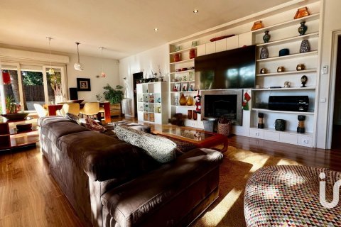 5 bedrooms apartment for sale in Sant Andreu de Llavaneres, Barcelona, Catalonia, Spain № 4910 - photo 10