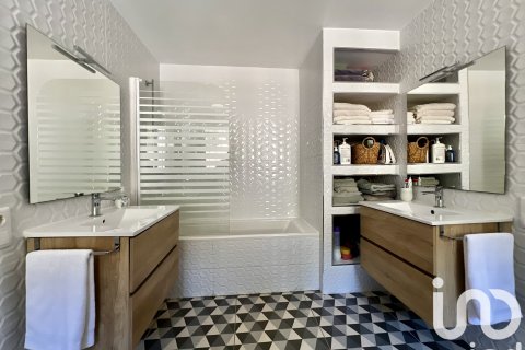 5 bedrooms apartment for sale in Sant Andreu de Llavaneres, Barcelona, Catalonia, Spain № 4910 - photo 24