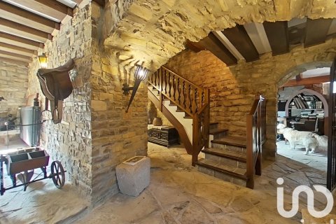 6 bedrooms castles for sale in Lleida, Catalonia, Spain № 4909 - photo 25